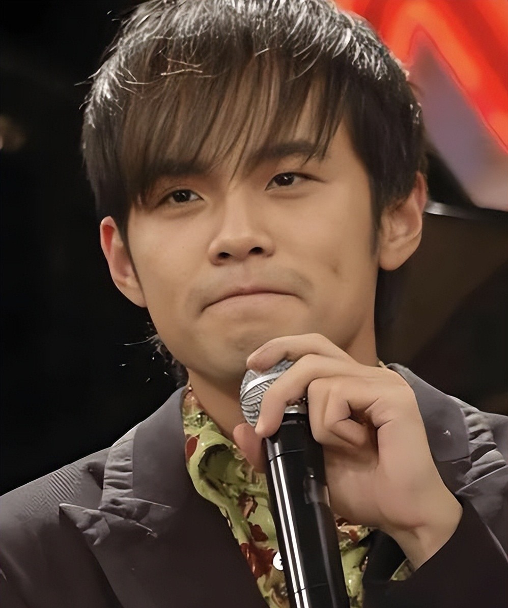 周杰伦澳门豪赌输10亿辟谣_周杰伦私生子谣言_有哪个明星被爆出实锤黑料,