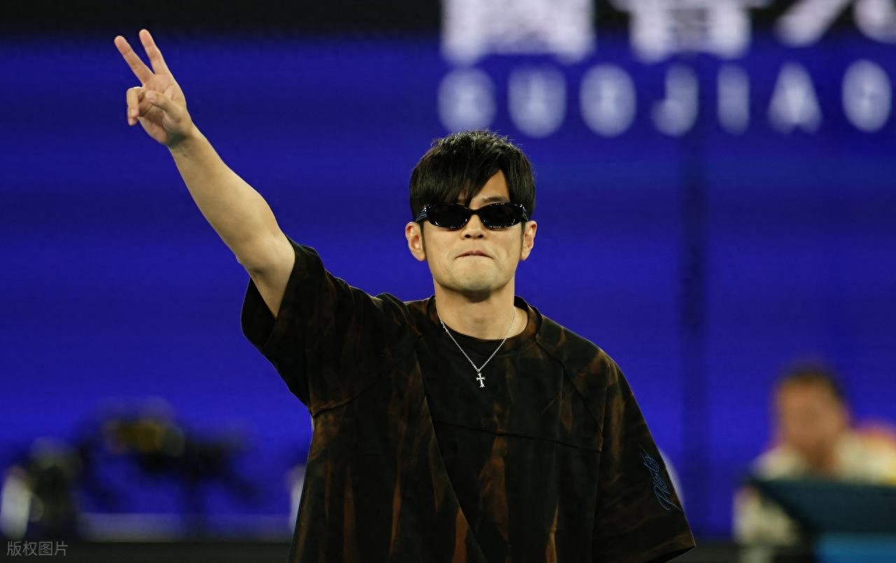 周杰伦强势登顶第一，肖战第二，抖音男女明星话题热度榜单出炉