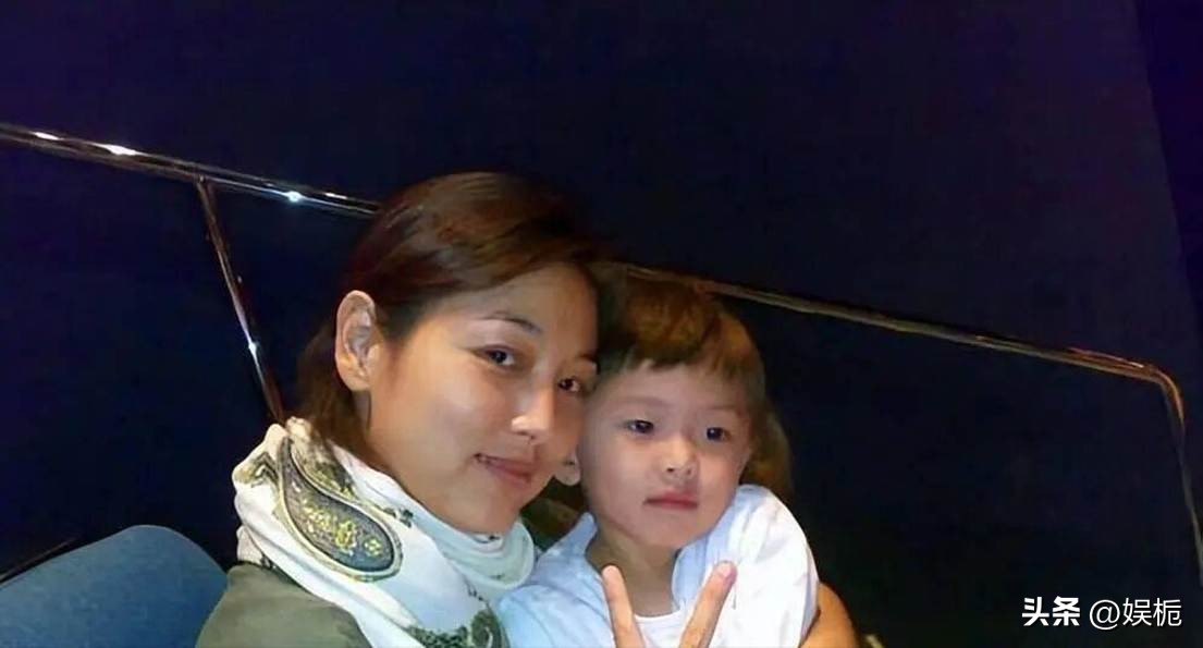 娱乐圈张延离婚消息_明星离婚有什么热点话题,_赵丽颖身体不适送医事件
